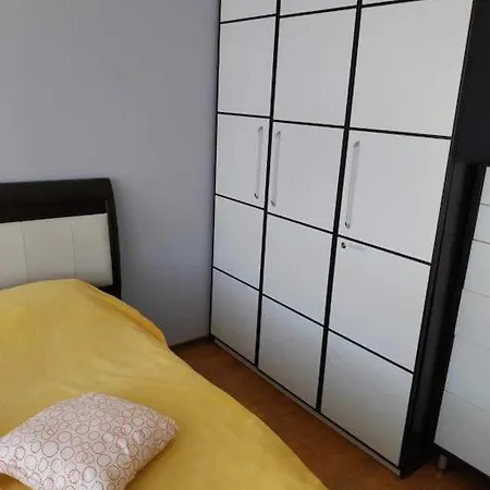 Apartment лана 2 *