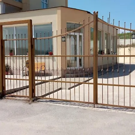 лана 2 * Bjała